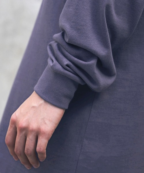 Snap club（スナップクラブ）の「【Snap club】オーバーサイズ カレッジロゴプリント L/Sカットソー プリントロンT（Tシャツ/カットソー・メンズ・オフホワイト/ダークブルー・M/L）」の7枚目の写真