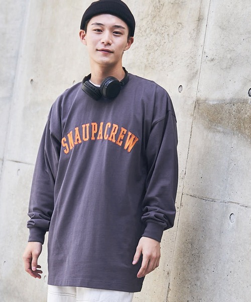 Snap club（スナップクラブ）の「【Snap club】オーバーサイズ カレッジロゴプリント L/Sカットソー プリントロンT（Tシャツ/カットソー・メンズ・オフホワイト/ダークブルー・M/L）」の8枚目の写真