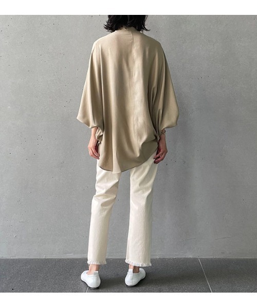 1er Arrondissement(プルミエアロンディスモン)の「ドライレーヨンギャザースリーブブラウス(シャツ/ブラウス・レディース・ブラック/ベージュ/オフホワイト・FREE)」の11枚目の写真