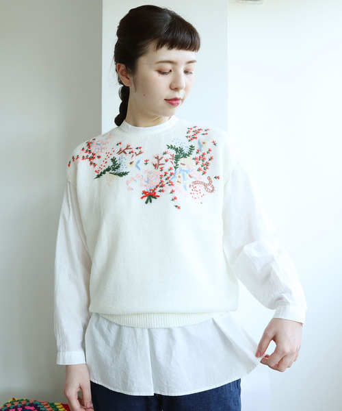 l'atelier du savon（アトリエドサボン）の「花束ハンド刺繍 ベスト