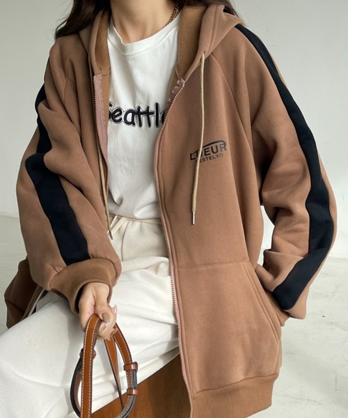 emi+（エミプラス）の「裏起毛ボリュームスリーブ配色ラインパーカー（パーカー・レディース・グレー/ブラック/モカ/ボルドー/ブラウン・S/M/XL/L）」の4枚目の写真