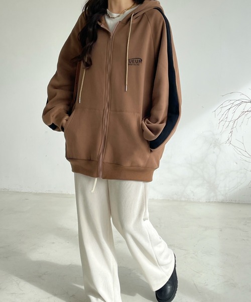 emi+（エミプラス）の「裏起毛ボリュームスリーブ配色ラインパーカー（パーカー・レディース・グレー/ブラック/モカ/ボルドー/ブラウン・S/M/XL/L）」の7枚目の写真