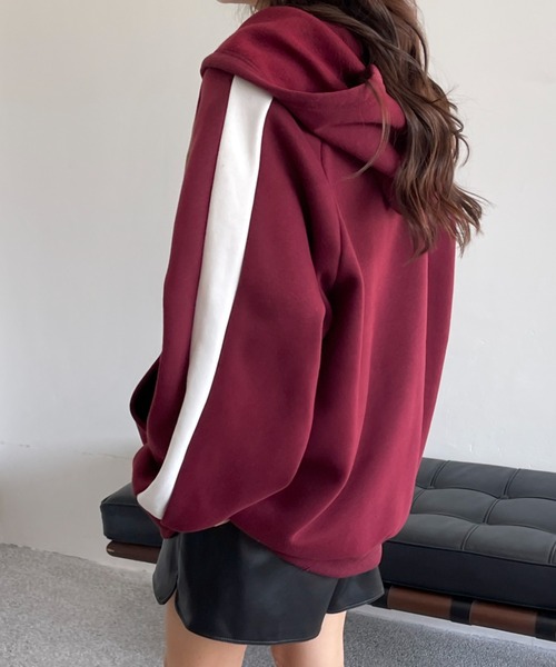 emi+（エミプラス）の「裏起毛ボリュームスリーブ配色ラインパーカー（パーカー・レディース・グレー/ブラック/モカ/ボルドー/ブラウン・S/M/XL/L）」の22枚目の写真