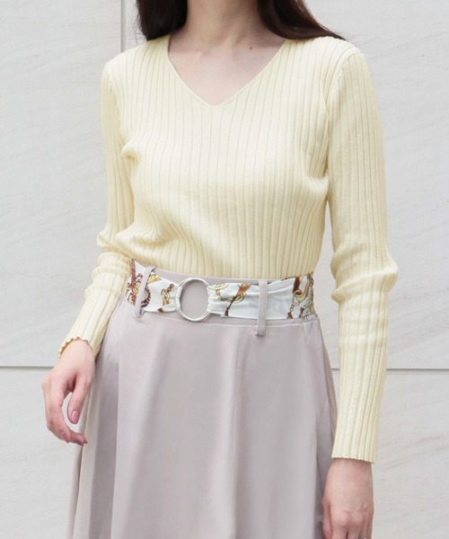 Julia Boutique(ジュリアブティック)の「パーソナルカラー長袖ニットトップス/21570(ニット/セーター・レディース・ブラック/ホワイト/ブラウン/ピンク/ネイビー/パープル/ブルー/ベージュ/マスタード/ボルドー/チャコール/グリーン/イエロー/アイボリー/ミント/ピンク系/オレンジ系・ONE)」の3枚目の写真