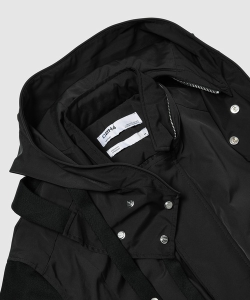 C2H4(シーツーエイチフォー)の「PANELLED SHELTER DISTRESSING PARKA(モッズコート・メンズ・ブラック・M)」の2枚目の写真