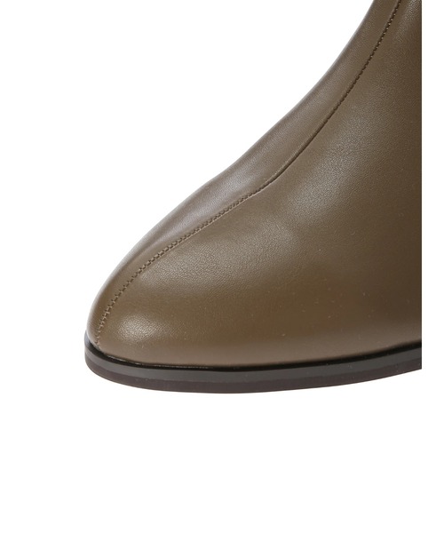 earth music&ecology（アースミュージックアンドエコロジー）の「ORiental TRaffic ベルトショートブーツ ＊（ブーツ・レディース・ブラック/ブラウン/グレイッシュベージュ・S/M/L）」の4枚目の写真