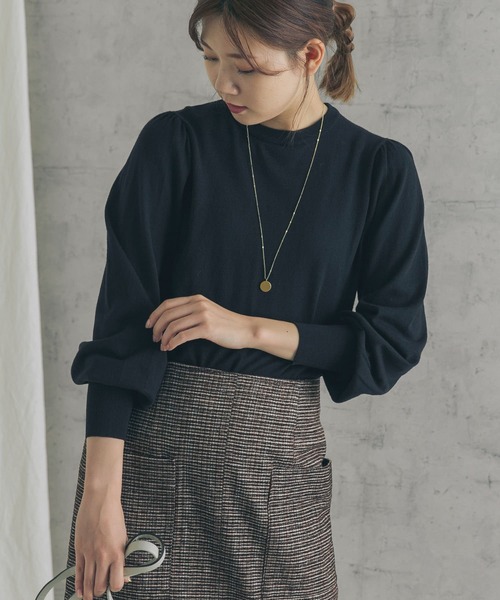 URBAN RESEARCH ROSSO（アーバンリサーチロッソ）の「マシンウォッシャブルパフニットプルオーバー（ニット/セーター・レディース・ライトベージュ/グリーン系その他/ネイビー・FREE）」の3枚目の写真