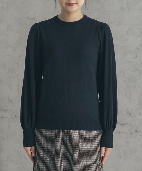 URBAN RESEARCH ROSSO（アーバンリサーチロッソ）の「マシンウォッシャブルパフニットプルオーバー（ニット/セーター・レディース・ライトベージュ/グリーン系その他/ネイビー・FREE）」の17枚目の写真