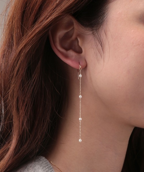 Manon's Selection(マノンズセレクション)の「パールラインフックロングピアス(ピアス(両耳用)・レディース・ゴールド・ONE SIZE)」の5枚目の写真