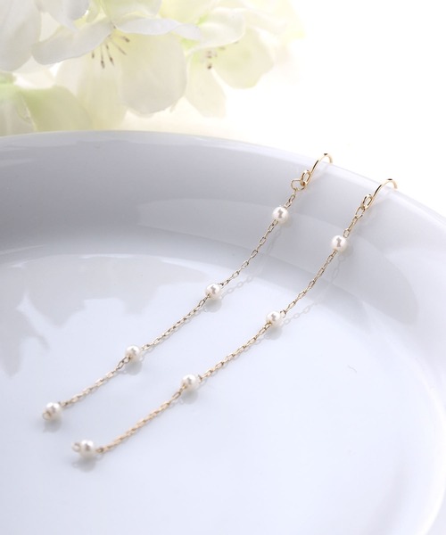 Manon's Selection(マノンズセレクション)の「パールラインフックロングピアス(ピアス(両耳用)・レディース・ゴールド・ONE SIZE)」の6枚目の写真