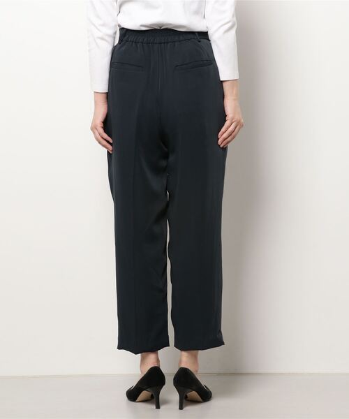 Te chichi(テチチ)の「ベルトデザインソフトテーパードパンツ(その他パンツ・レディース・ベージュ/ネイビー/イエロー・SMALL/MEDIUM)」の5枚目の写真