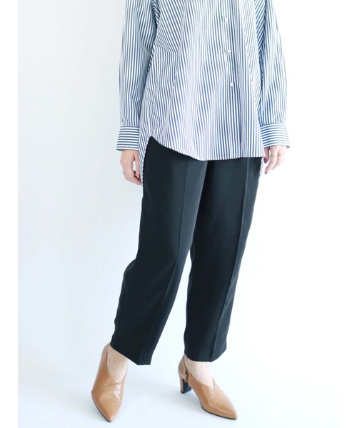 Te chichi(テチチ)の「ベルトデザインソフトテーパードパンツ(その他パンツ・レディース・ベージュ/ネイビー/イエロー・SMALL/MEDIUM)」の2枚目の写真