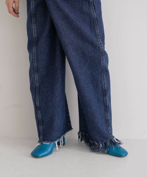 MAISON EUREKA(メゾンエウレカ)の「MAISON EUREKA VINTAGE REWORK BIGGYPANTS(デニムパンツ・レディース・ブラック/ブルー・SMALL/MEDIUM)」の19枚目の写真