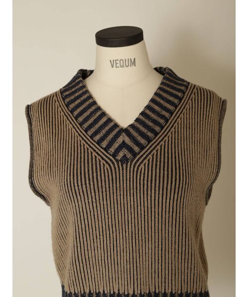 EMODA（エモダ）の「【VEQUM】COMPACT KNIT VEST（ベスト・レディース・アイボリー/マスタード/ネイビー・FREE）」の19枚目の写真