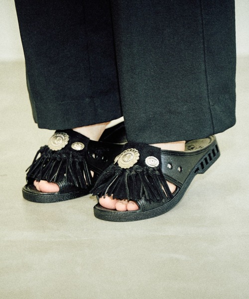 BENCH（ベンチ）の「BENCH/ベンチ/BENSAN-D SUEDE FRINGE CONCHO/ベンサンフリンジコンチョ（サンダル・メンズ・ブラック/ホワイト・S/M/L/XL/XXL）」の4枚目の写真