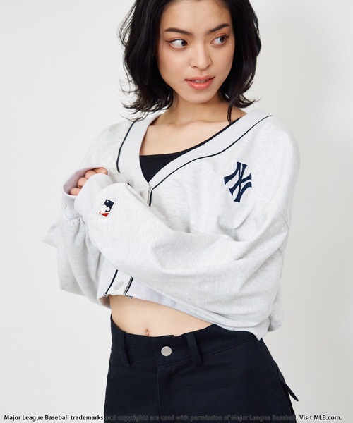 BACK TO THE FIELD(バック トゥー ザ フィールド)の「【MLB】スウェットカーディガン(カーディガン/ボレロ・レディース・ブラック/グレー/グリーン・FREE)」の2枚目の写真