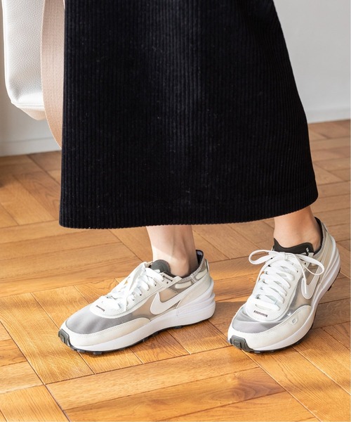 IENA（イエナ）の「《追加》【NIKE/ナイキ】ワッフルワン ◆（スニーカー・レディース・アイボリー・24cm/24.5cm/25.5cm/25cm）」の6枚目の写真