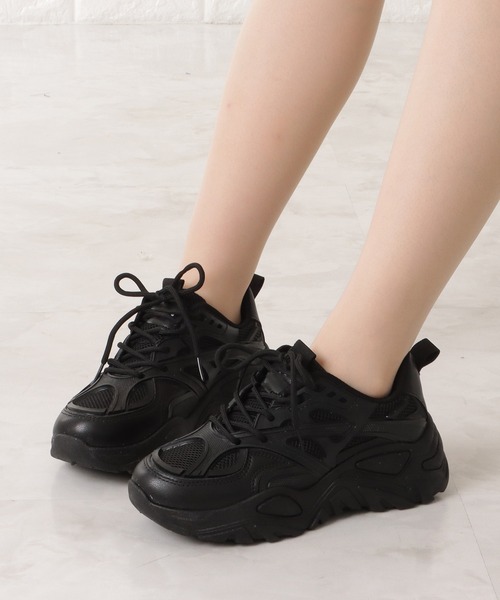 Lace Ladies（レースレディース）の「異素材ボリュームレースアップスニーカー（スニーカー・レディース・ホワイト/ブラック・25/23.5/24.5/23/22.5/24）」の12枚目の写真