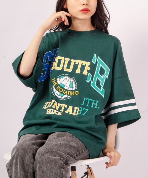 A.T,C in the attic homme(エーティーシーインジアティックオム)の「カレッジロゴ&刺繍入りルーズTシャツ(Tシャツ/カットソー・メンズ・ホワイト/ブルー/グリーン・M/L/XL)」の3枚目の写真