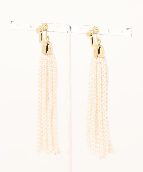 Monocoro toppi（モノコロトッピ）の「艶やかなロマンティックムード。タッセルパールピアス＆イヤリング（イヤリング・レディース・ホワイト系その他2/ホワイト系その他・フリー）」の3枚目の写真