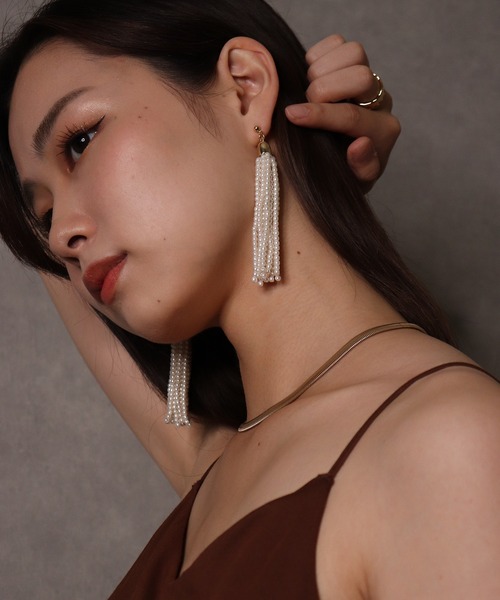 Monocoro toppi（モノコロトッピ）の「艶やかなロマンティックムード。タッセルパールピアス＆イヤリング（イヤリング・レディース・ホワイト系その他2/ホワイト系その他・フリー）」の8枚目の写真