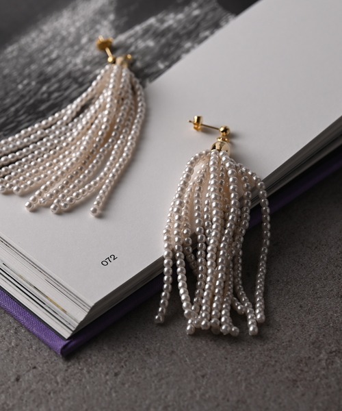 Monocoro toppi（モノコロトッピ）の「艶やかなロマンティックムード。タッセルパールピアス＆イヤリング（イヤリング・レディース・ホワイト系その他2/ホワイト系その他・フリー）」の19枚目の写真