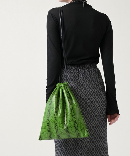 Lull(ルル)の「【Lull / ルル】アソート巾着ショルダーバッグ(ハンドバッグ・レディース・ブラック/シルバー/グリーン系その他/ゼブラ・ONESIZE)」の1枚目の写真