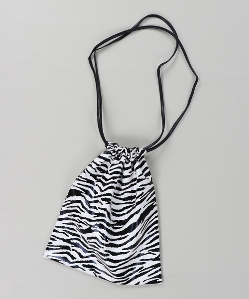 Lull(ルル)の「【Lull / ルル】アソート巾着ショルダーバッグ(ハンドバッグ・レディース・ブラック/シルバー/グリーン系その他/ゼブラ・ONESIZE)」の5枚目の写真