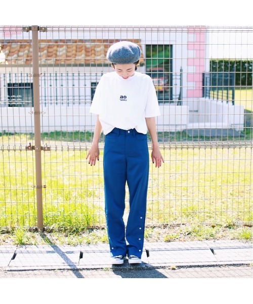 GGD（ジージーディー）の「サイドボタンパンツ（カーゴパンツ・レディース・ブルー/マスタード/ワインレッド・M/L）」の2枚目の写真
