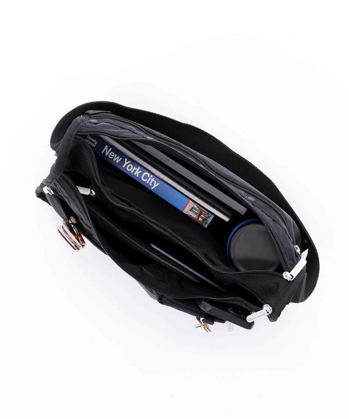 LeSportsac(レスポートサック)の「DELUXE EVERYDAY BAG 【日本限定】リサイクルドブラックJP(ショルダーバッグ・レディース・ブラック・FREE)」の12枚目の写真