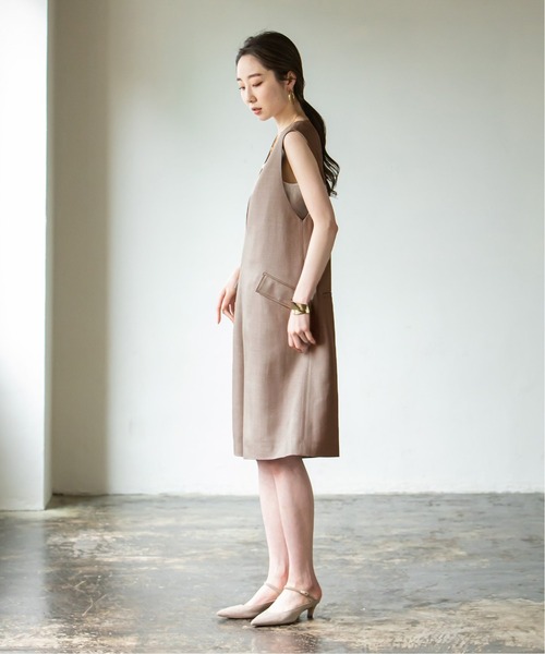 Noble美品 リネンライクVネックミニサロペ Noble（ノーブル）の「リネンライクVネックミニサロペット