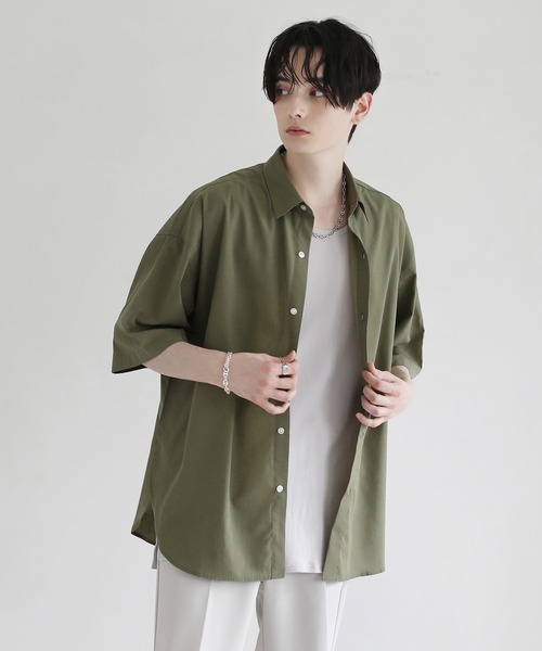 ASTRONOMY（アストロノミー）の「ビッグシルエットブロード5分袖シャツ　ブロード/ストライプ/クレリック（シャツ/ブラウス・メンズ・チャコール/サックスブルー/ホワイト/ネイビー×ホワイト/ホワイト×ブラック/カーキ/ベージュ/ストライプ・S/M/L）」の5枚目の写真