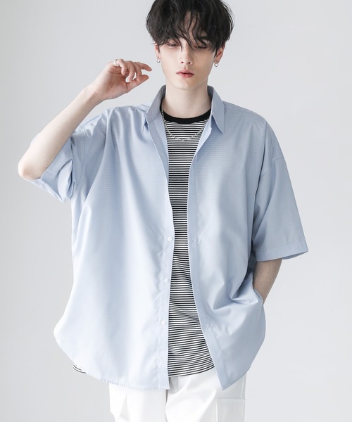 ASTRONOMY（アストロノミー）の「ビッグシルエットブロード5分袖シャツ　ブロード/ストライプ/クレリック（シャツ/ブラウス・メンズ・チャコール/サックスブルー/ホワイト/ネイビー×ホワイト/ホワイト×ブラック/カーキ/ベージュ/ストライプ・S/M/L）」の6枚目の写真