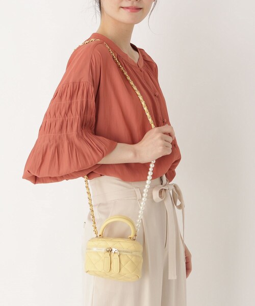 Ober Tashe(オーバータッシェ)の「キルティングバニティバッグ(ショルダーバッグ・レディース・ホワイト/ブラック/イエロー/ピンク系・FREE)」の8枚目の写真