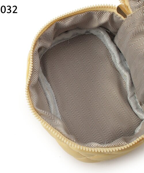 Ober Tashe(オーバータッシェ)の「キルティングバニティバッグ(ショルダーバッグ・レディース・ホワイト/ブラック/イエロー/ピンク系・FREE)」の9枚目の写真