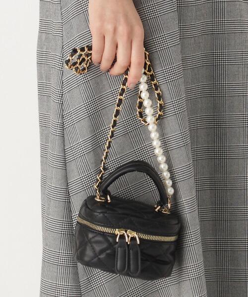 Ober Tashe(オーバータッシェ)の「キルティングバニティバッグ(ショルダーバッグ・レディース・ホワイト/ブラック/イエロー/ピンク系・FREE)」の11枚目の写真