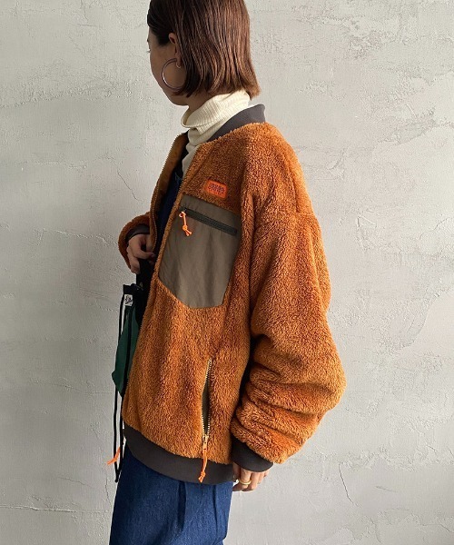 UNIVERSAL OVERALL（ユニバーサルオーバーオール）の「[UNIVERSAL OVERALL/ユニバーサルオーバーオール] 別注 ボアフリースボンバージャケット（ブルゾン・レディース・ブラウン/オリーブ/アイボリー・M/L/XL）」の6枚目の写真