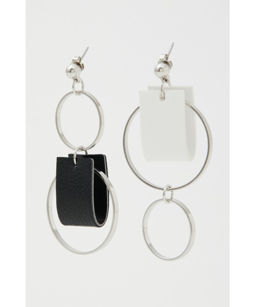 AZUL by moussy（アズールバイマウジー）の「BICOLOR FAUX LEATHER PIERCINGS/バイカラーフェイクレザーピアス（ピアス（両耳用）・レディース・ホワイト/イエロー/ブルー・FREE）」の17枚目の写真