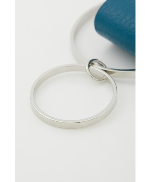 AZUL by moussy（アズールバイマウジー）の「BICOLOR FAUX LEATHER PIERCINGS/バイカラーフェイクレザーピアス（ピアス（両耳用）・レディース・ホワイト/イエロー/ブルー・FREE）」の10枚目の写真