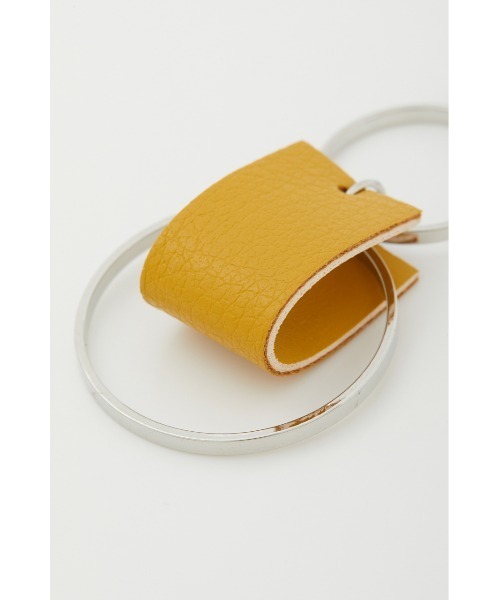 AZUL by moussy（アズールバイマウジー）の「BICOLOR FAUX LEATHER PIERCINGS/バイカラーフェイクレザーピアス（ピアス（両耳用）・レディース・ホワイト/イエロー/ブルー・FREE）」の8枚目の写真