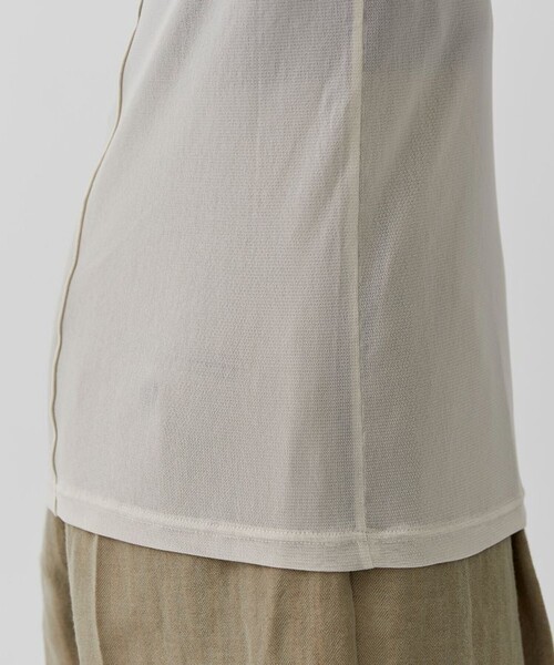 city(シティ)の「【CITY】ストレッチチュールハイネックトップス(Tシャツ/カットソー・レディース・ブラック/アイボリー/グリーン/ピンク・FREE)」の8枚目の写真