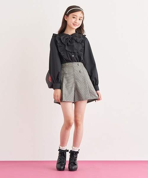 mezzo piano Junior（メゾピアノジュニア）の「くるみボタンショート