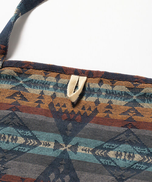 B:MING by BEAMS(ビーミングバイビームス)の「PENDLETON / ロング エプロン(エプロン・メンズ・ブラウン/ネイビー・ONE SIZE)」の6枚目の写真