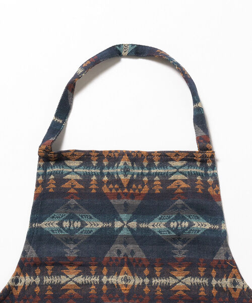 B:MING by BEAMS(ビーミングバイビームス)の「PENDLETON / ロング エプロン(エプロン・メンズ・ブラウン/ネイビー・ONE SIZE)」の8枚目の写真