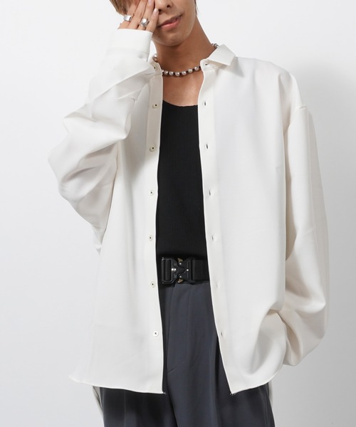 1111clothing(ワンフォークロージング)の「日本製 ワイドスリーブ ポリトロ オーバーシャツ / オーバーサイズ シャツ 長袖 無地(シャツ/ブラウス・メンズ・インディゴブルー/テラコッタ/モスグリーン/ホワイト/ブラック/ベージュ・FREE)」の2枚目の写真