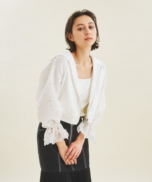 GRACE CONTINENTAL（グレースコンチネンタル）の「カットワークパフ袖