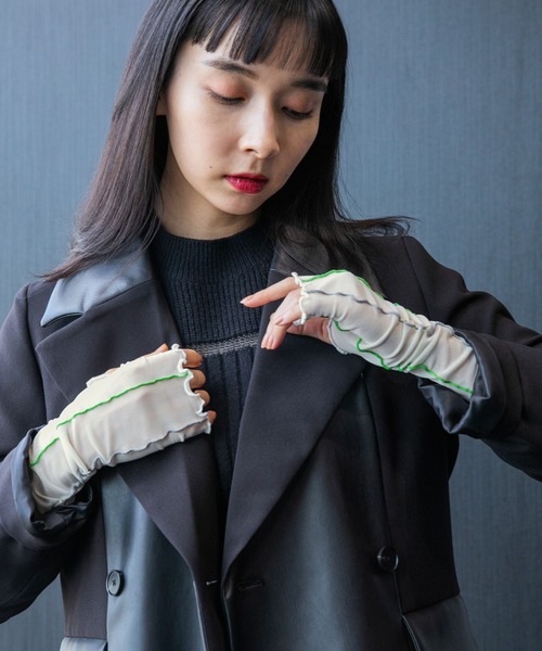 HARE(ハレ)の「シアーアームウォーマ-(HARE)(アームカバー・レディース・ホワイト/ブラック・FREE)」の4枚目の写真