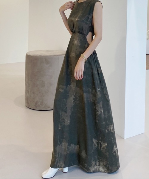 meJane（ミージェーン）の「サイドコンシャスムラ染めロングワンピース（ワンピース・レディース・ブラック×カーキ・FREE）」の2枚目の写真