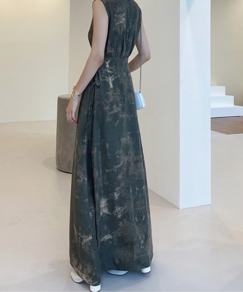 meJane（ミージェーン）の「サイドコンシャスムラ染めロングワンピース（ワンピース・レディース・ブラック×カーキ・FREE）」の6枚目の写真