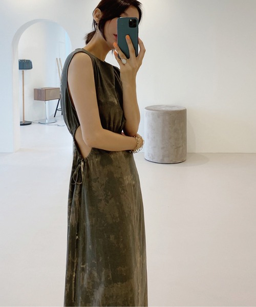 meJane（ミージェーン）の「サイドコンシャスムラ染めロングワンピース（ワンピース・レディース・ブラック×カーキ・FREE）」の9枚目の写真